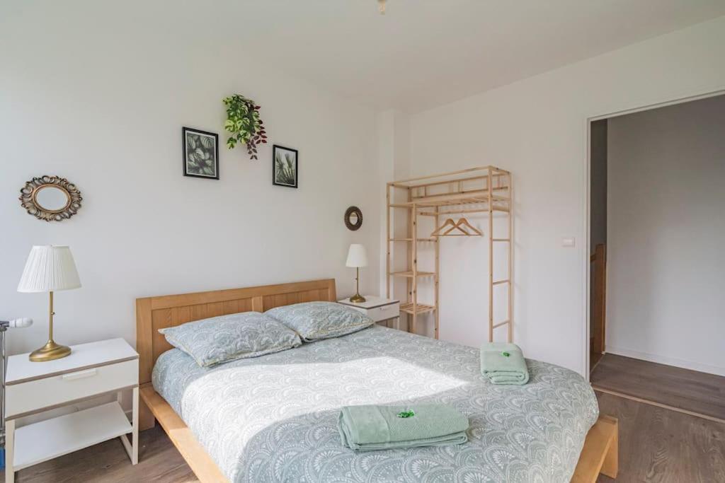 Logis Du Lys Lägenhet Boult-sur-Suippe Exteriör bild