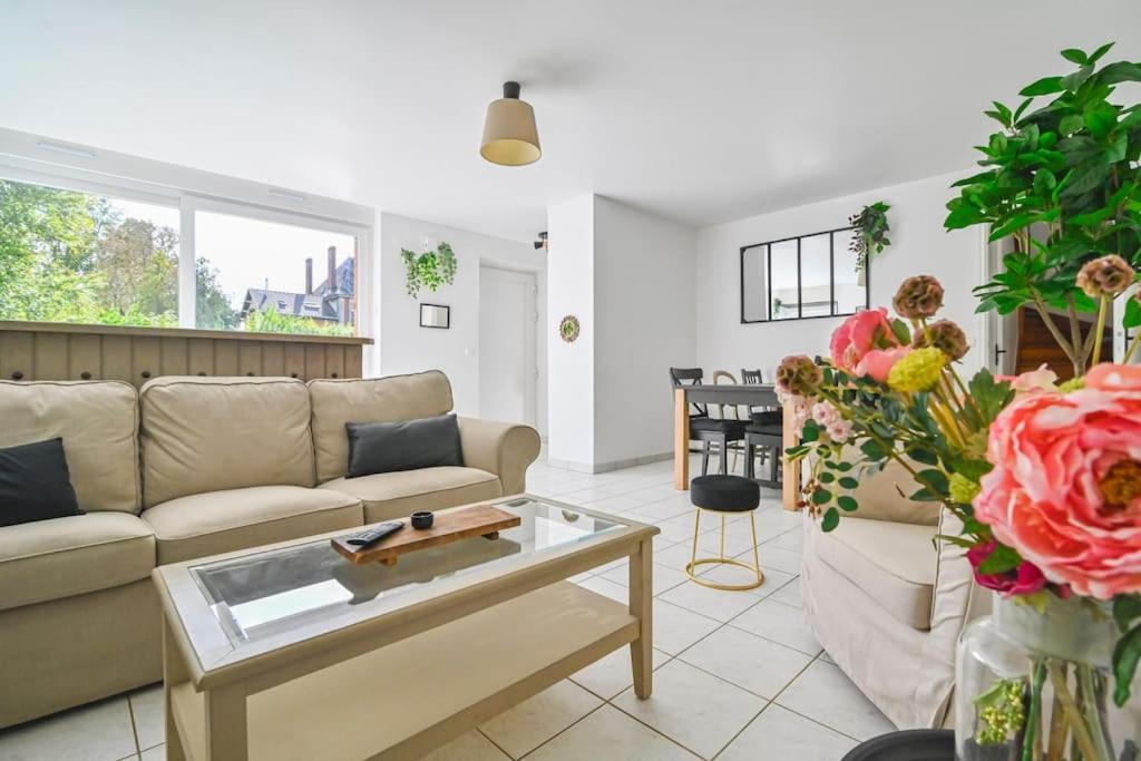 Logis Du Lys Lägenhet Boult-sur-Suippe Exteriör bild
